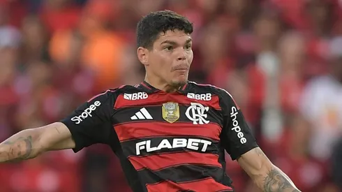 RJ - RIO DE JANEIRO - 12/07/2025 - BRASILEIRO A 2025, FLAMENGO X SAO PAULO - Ayrton Lucas jogador do Flamengo durante partida contra o Sao Paulo no estadio Maracana pelo campeonato Brasileiro A 2025. Foto: Thiago Ribeiro/AGIF
