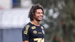 Arão durante treino de sábado (12) no CT Rei Pelé