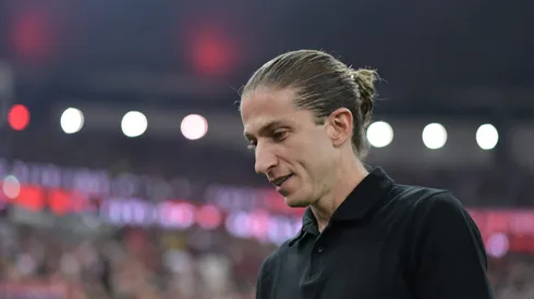 RJ - RIO DE JANEIRO - 01/06/2025 - BRASILEIRO A 2025, FLAMENGO X FORTALEZA - Filipe Luis tecnico do Flamengo durante partida contra o Fortaleza no estadio Maracana pelo campeonato Brasileiro A 2025. Foto: Thiago Ribeiro/AGIF