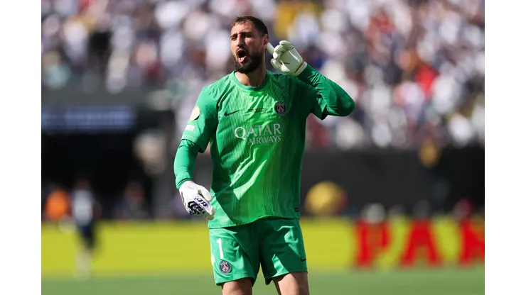 EAST RUTHERFORD, NEW JERSEY - JULY 09: Gianluigi Donnarumma #1 of Paris Saint-Germain celebrates his team's fourth goal scored by teammate Goncalo Ramos #9 (not pictured) during the FIFA Club World Cup 2025 semi-final match between Paris Saint-Germain and Real Madrid CF at MetLife Stadium on July 09, 2025 in East Rutherford, New Jersey. (Photo by Dan Mullan/Getty Images)
