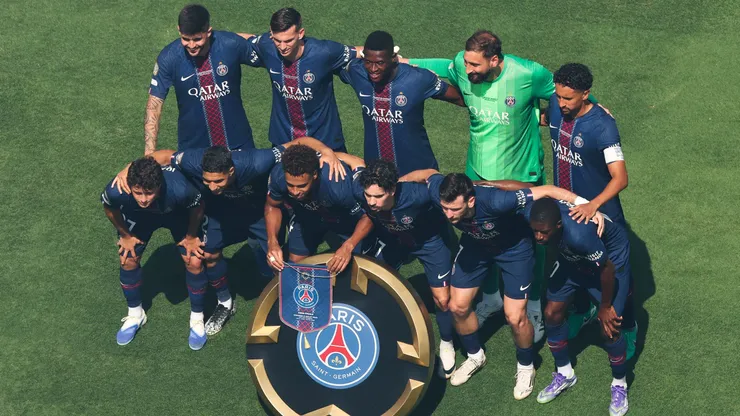 Equipe do PSG antes da bola rolar para o jogo contra o Real Madrid. (Photo by Luke Hales/Getty Images)