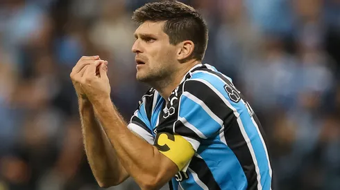 Kannemann tem atuação criticada por conta de gols sofridos em Cruzeiro x Grêmio.