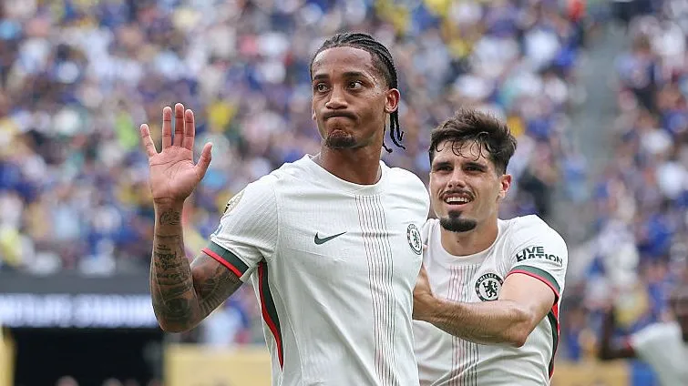 João Pedro contra o Fluminense. Foto: Buda Mendes/Getty Images