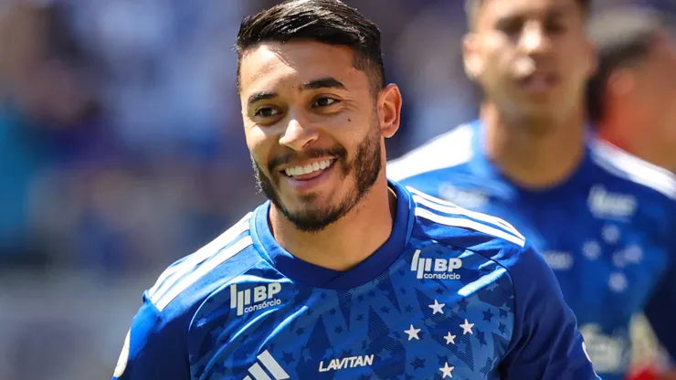 William comemorando gol durante partida entre Cruzeiro e Atlético-GO, no Mineirão, pelo Brasileirão 2024.