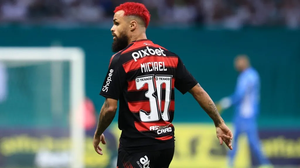 Michael durante partida. Foto: Marcello Zambrana/AGIF