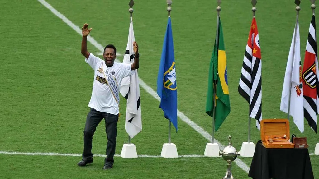 Pelé honrou o Peixe por onde passou e fez os Estados Unidos se dobrar quando atuou pelo Cosmos – Foto: Ivan Storti / Divulgação Santos FC