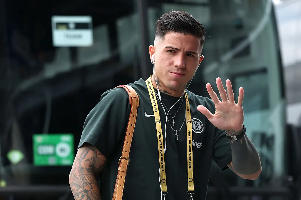 Enzo Fernández, do Chelsea, nunca perdeu uma final de Campeonato. Foto: Luke Hales/Getty Images)