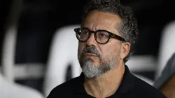 Cléber Xavier durante jogo da Série A na Vila Belmiro.