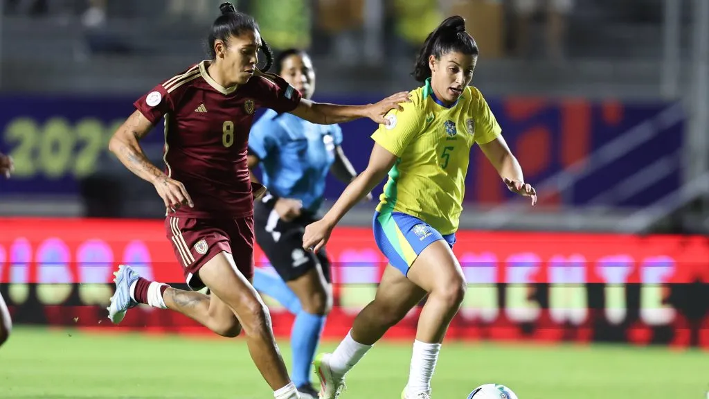 Duda Sampaio em confronto da Seleção Brasileira Feminina