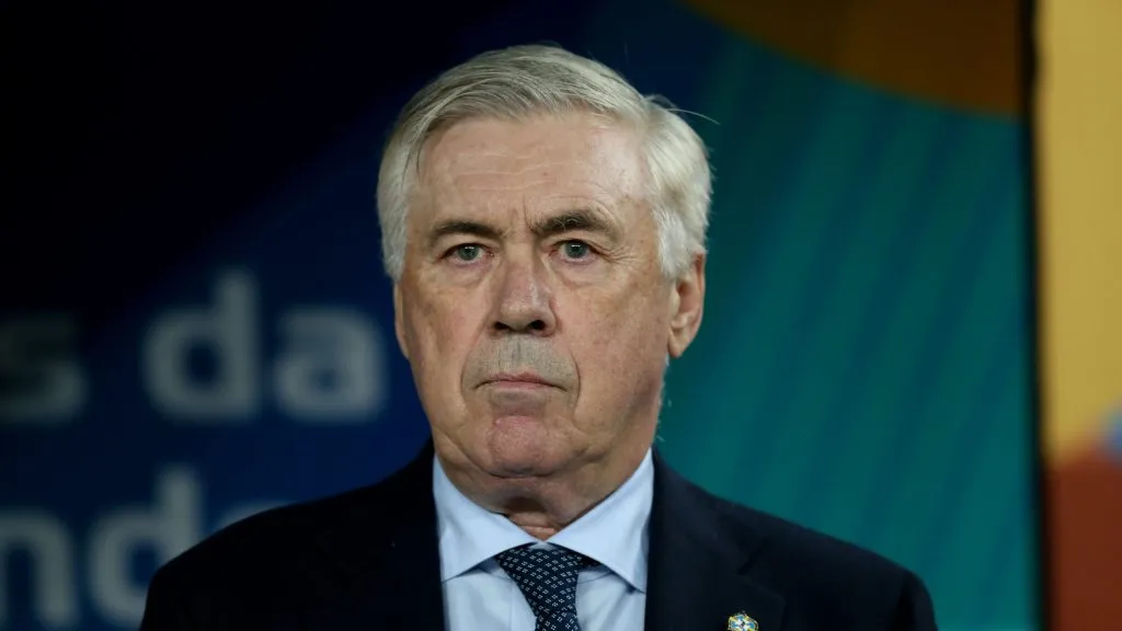 Ancelotti durante partida da Seleção Brasileira. Foto: Marlon Costa/AGIF