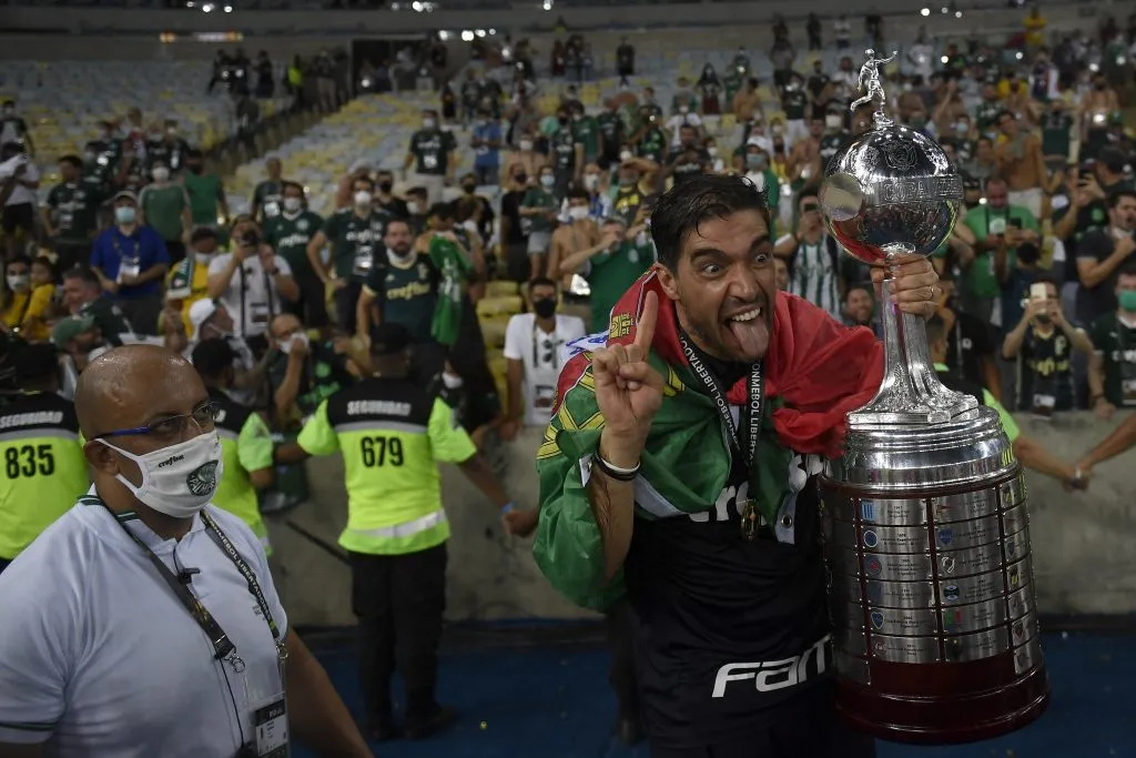 Abel Ferreira comemora a Copa Libertadores do Palmeiras – (Photo by Mauro Pimentel – Pool/Getty Images)