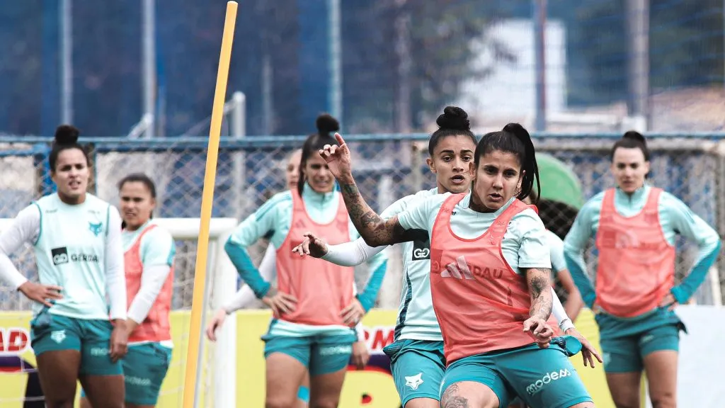 Jogadoras do Cruzeiro em treinamento