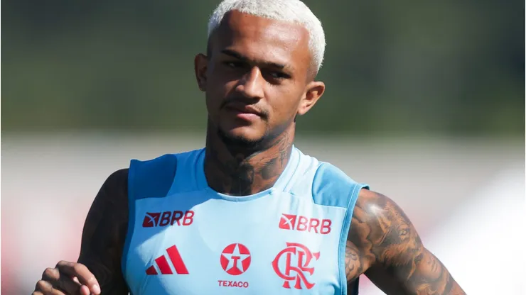 Wesley durante treinamento no CT Ninho do Urubu. Foto: Gilvan de Souza/CRF