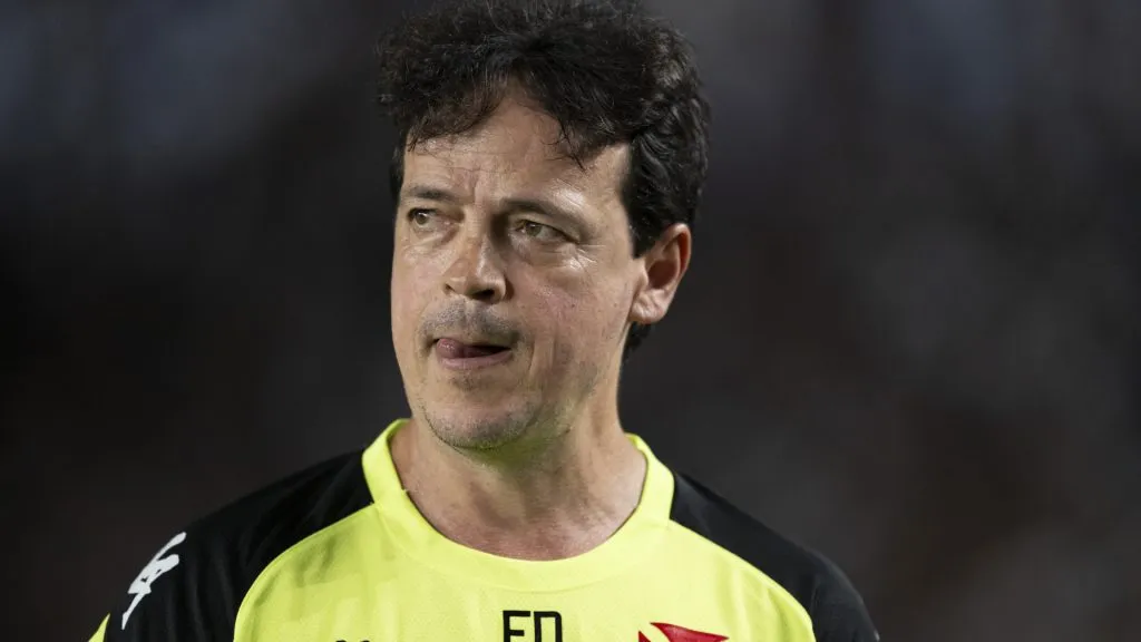 Vasco de Fernando Diniz tem novidades na lista para a Sula – Foto: Jorge Rodrigues/AGIF