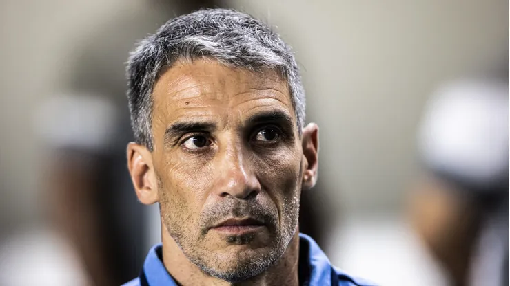 Vojvoda não tem o perfil desejado pelo Santos - Foto: Abner Dourado/AGIF