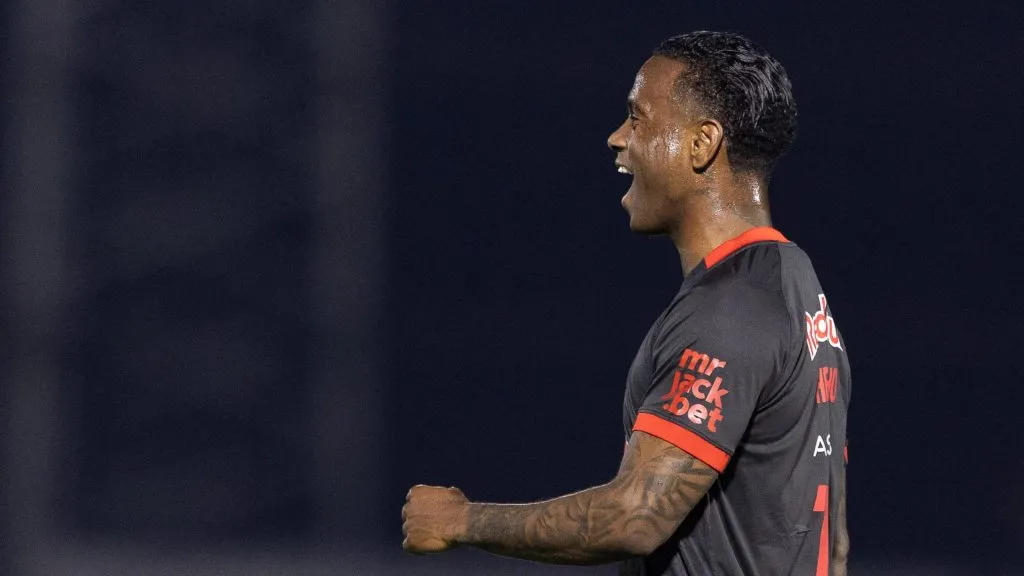 Helinho em ação pelo Bragantino -