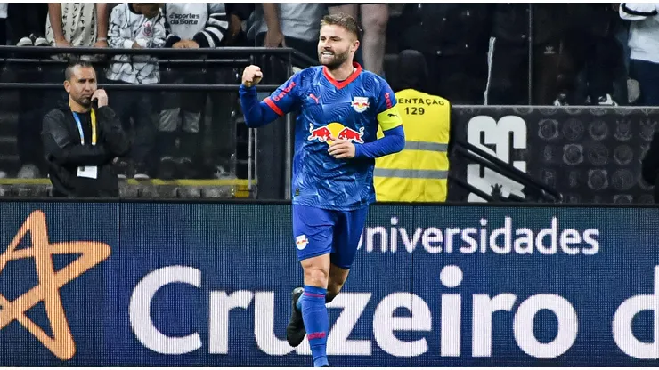 Eduardo Sasha comemora gol marcado pelo Bragantino. Foto: Foto Arena LTDA