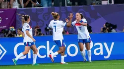 Lauren James comemora gol marcado com companheiras da Inglaterra. Foto: dpa picture alliance