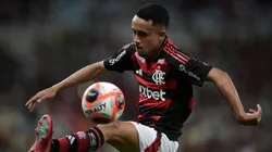 Matheus Gonçalves jogando pelo Flamengo Foto: Thiago Ribeiro/AGIF