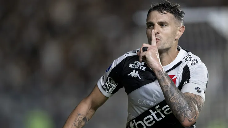 Vegetti em ação pelo Vasco da Gama - Foto: Jorge Rodrigues/AGIF