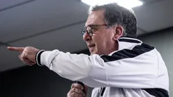 Presidente segue trabalhando duro - Foto: Raul Baretta/Santos FC.