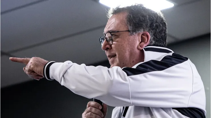 Presidente segue trabalhando duro - Foto: Raul Baretta/Santos FC.