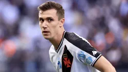 Lateral foi expulso com 10 minutos de jogo
