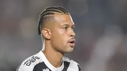 RJ - RIO DE JANEIRO - 12/04/2025 - BRASILEIRO A 2025, VASCO X SPORT - Joao Victor jogador do Vasco durante partida contra o Sport no estadio Sao Januario pelo campeonato Brasileiro A 2025.