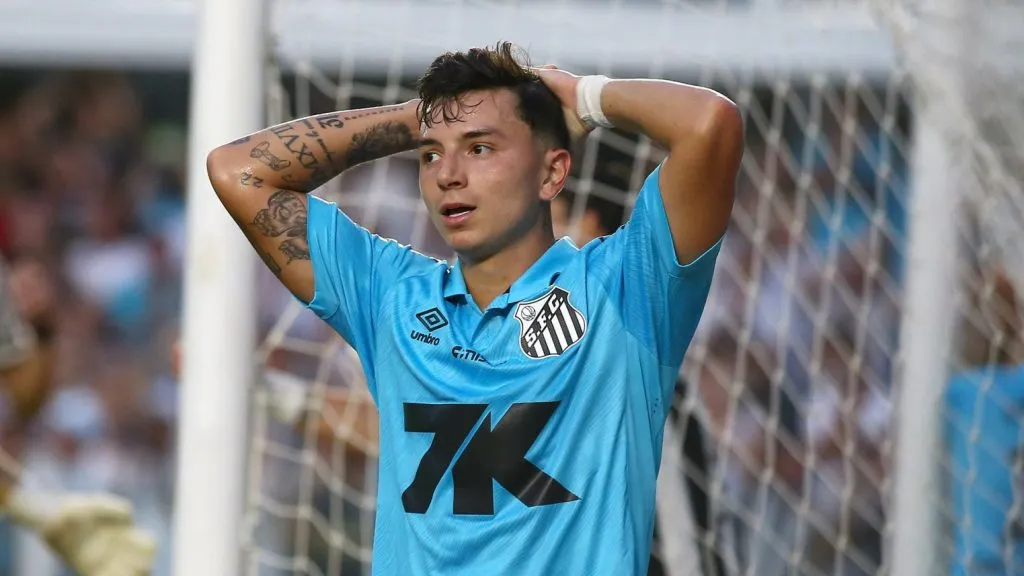 Barreal lamentando chance perdida contra o Botafogo