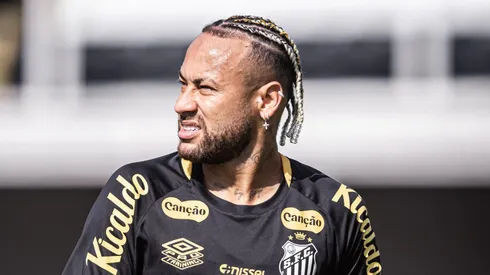 Neymar durante treinamento realizado na Vila Belmiro
