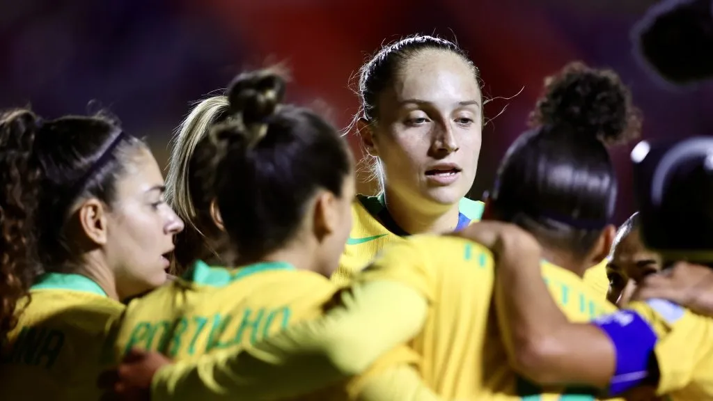 Elenco da Seleção Brasileira Feminina em campo