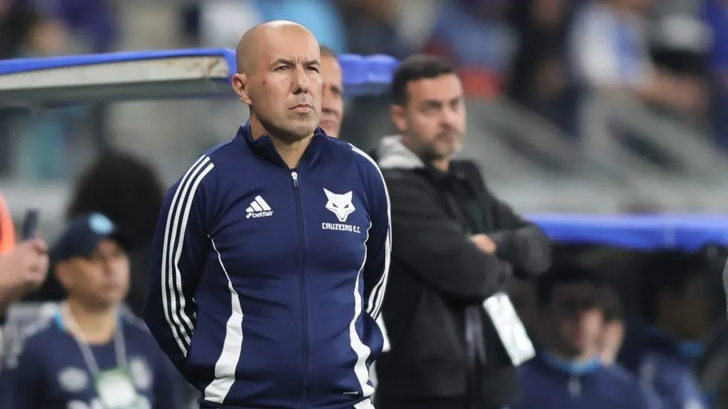 Leonardo Jardim, técnico da Raposa. Foto: Gilson Lobo/AGIF.