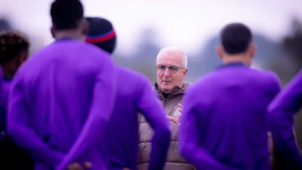 Dorival em treino do Timão: Sem reforços, a equipe deve ter sérios problemas no Brasileirão – Foto: Agência Corinthians – Rodrigo Coca