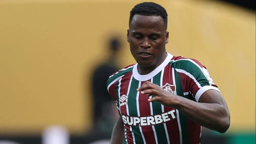 Jhon Arias em ação pelo Fluminense