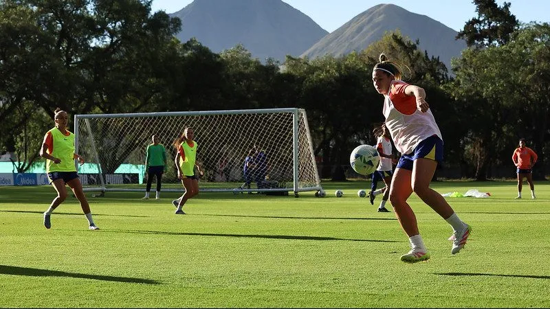 Seleção Feminina em treino. Fotos : Lívia Villas Boas/ CBF
