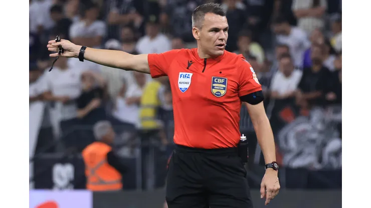 Corinthians reencontra árbitro criticado por decisões em 2025. Foto: Marcello Zambrana/AGIF