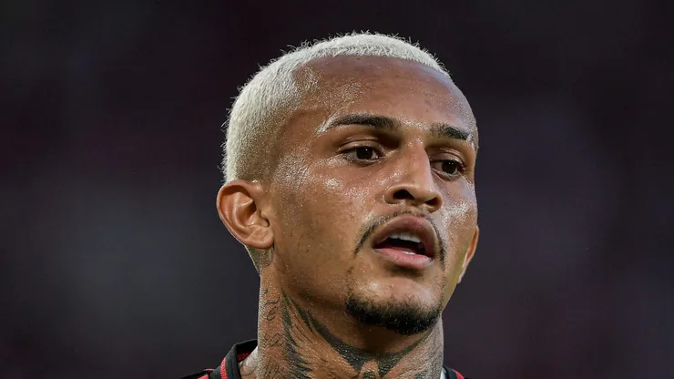 Wesley durante partida contra o São Paulo no Maracanã.