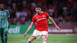 Johnny jogador do Internacional durante partida contra o Juventude no estadio Beira-Rio pelo campeonato Gaucho 2023. Foto: Maxi Franzoi/AGIF