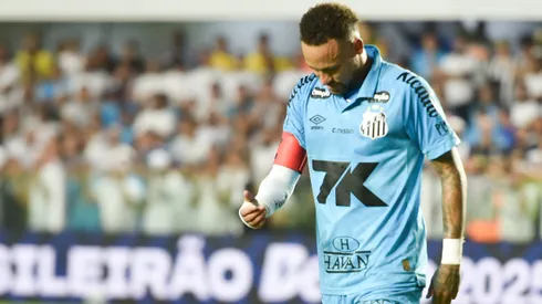 Neymar deve ser titular contra o Flamengo. Foto: Jota Erre/AGIF