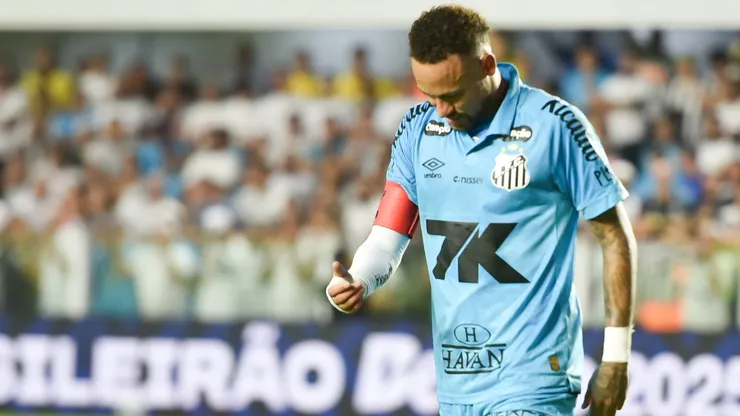 Neymar deve ser titular contra o Flamengo. Foto: Jota Erre/AGIF