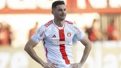 Lucas Alario teve passagem apagada pelo Internacional
