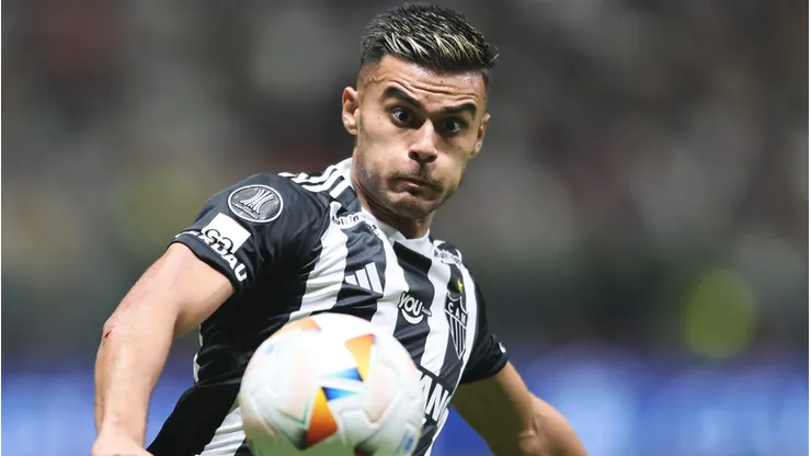 Fausto Vera foi cotado para iniciar de titular, mas Sampaoli descartou possibilidade - Foto: Gilson Lobo/Getty Images.