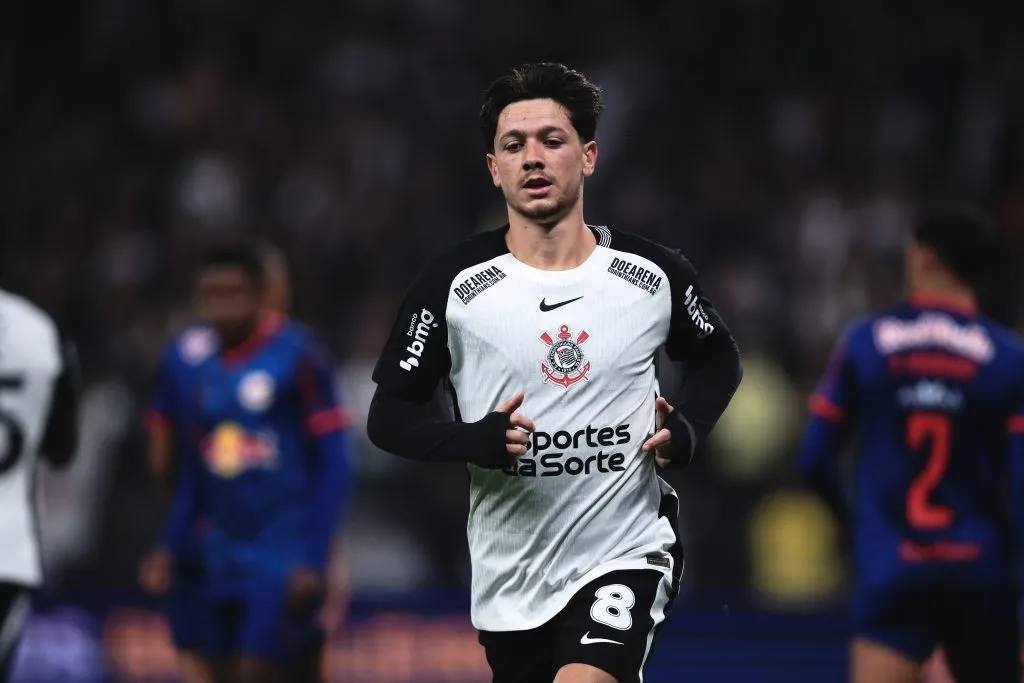 Rodrigo Garro jogador do Corinthians durante partida contra o Bragantino no estadio Arena Corinthians pelo campeonato Brasileiro A 2025. Foto: Ettore Chiereguini/AGIF