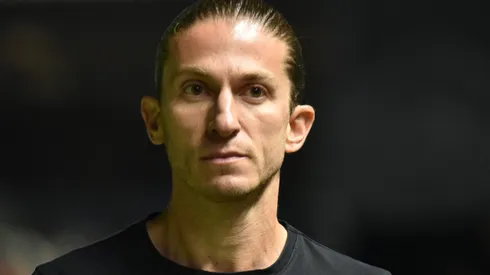 Filipe Luis tecnico do Flamengo durante partida contra o Santos no estadio Vila Belmiro pelo campeonato Brasileiro A 2025. Foto: Jota Erre/AGIF