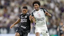 Ceará x Corinthians em lance de disputa de bola. Foto: Baggio Rodrigues/AGIF