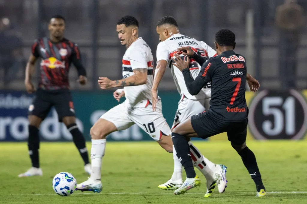 Luciano, jogador do Sao Paulo durante partida contra o Bragantino no estadio Cicero De Souza Marques pelo campeonato Brasileiro A 2025. Foto: Joisel Amaral/AGIF