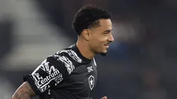 Gregore se posiciona sobre saída do Botafogo