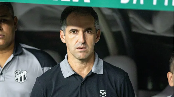 Léo Condé durante o início da partida de ontem (16)