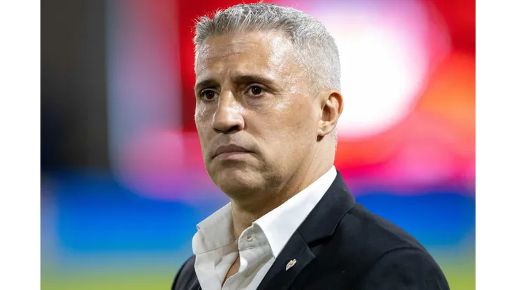 Hugo Mallo não vai jogar com Crespo no São Paulo - Foto: Joisel Amaral/AGIF.