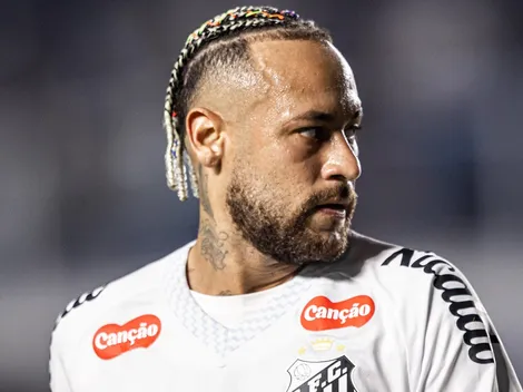 Neymar compra briga de Danilo e cobra torcedor do Santos